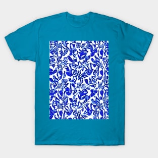 Blue and Navy Floral brush strokes pattern background T-Shirt